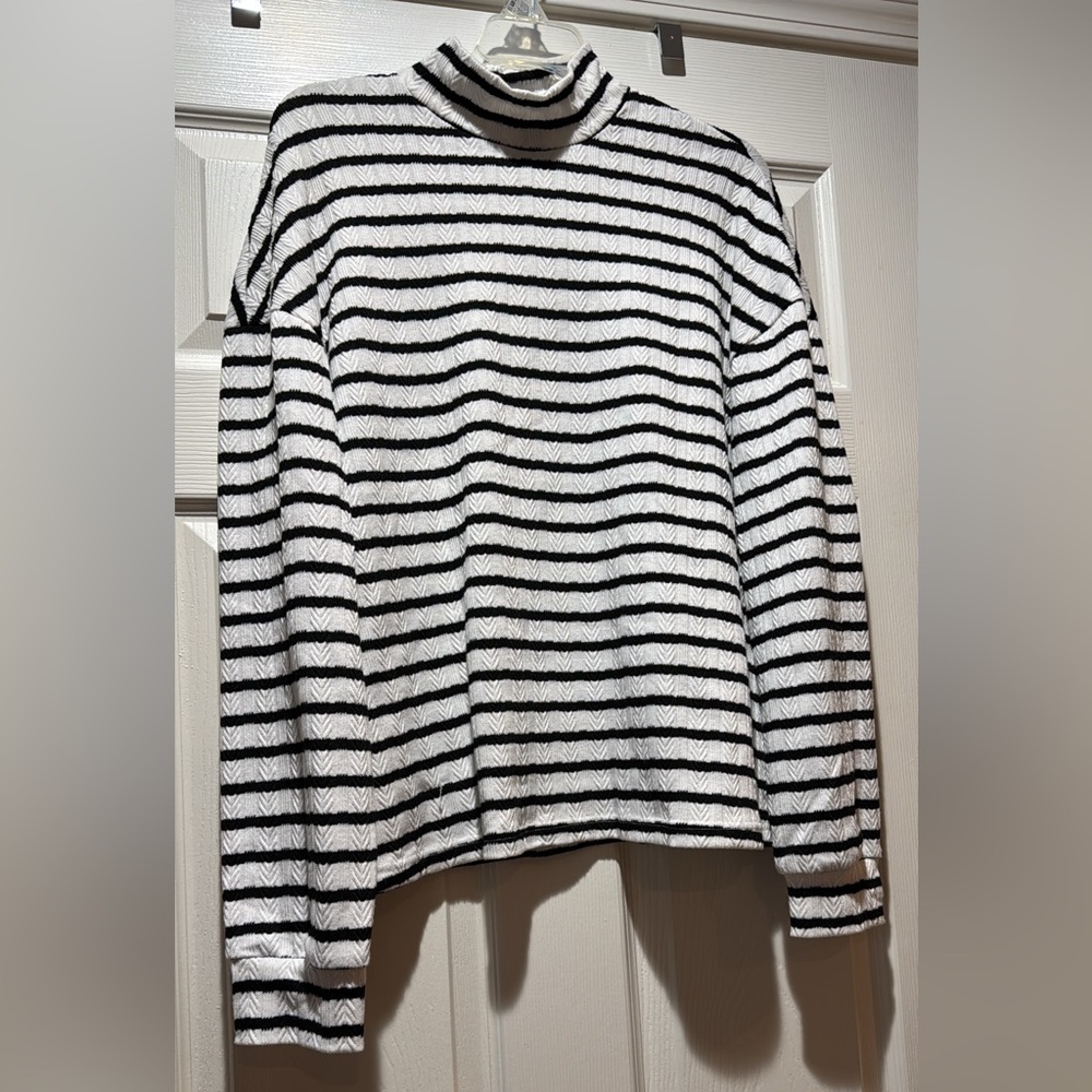 Striped Black and White Women's Sweater